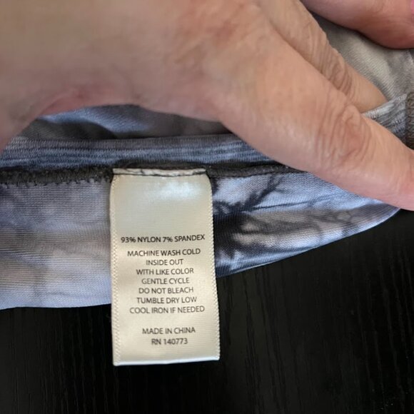 Max Studio Performance Gray Tie Dye Sports Bra Crop Top Size Medium - Picture 9 of 10